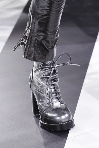 Look 7
